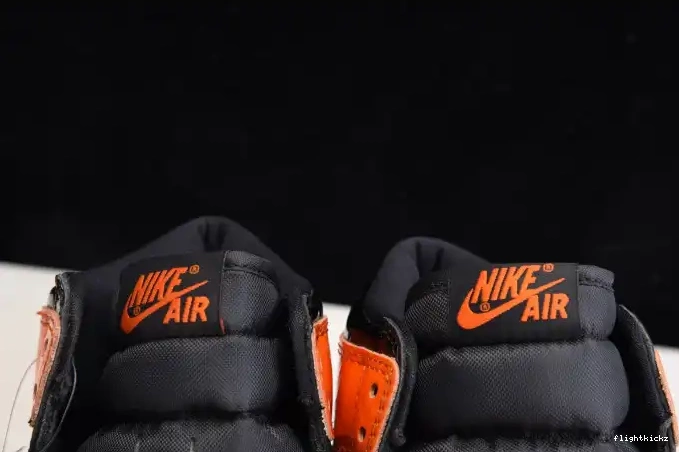 555088-028 - Backboard Air 3.0 1 High Retro Shattered Jordan 0426